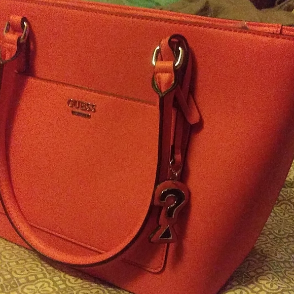 Guess purse - Picture 3 of 7